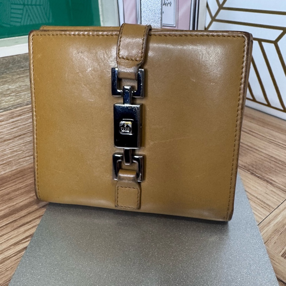 Gucci Vintage Leather Bifold Wallet with G-Link Hardware